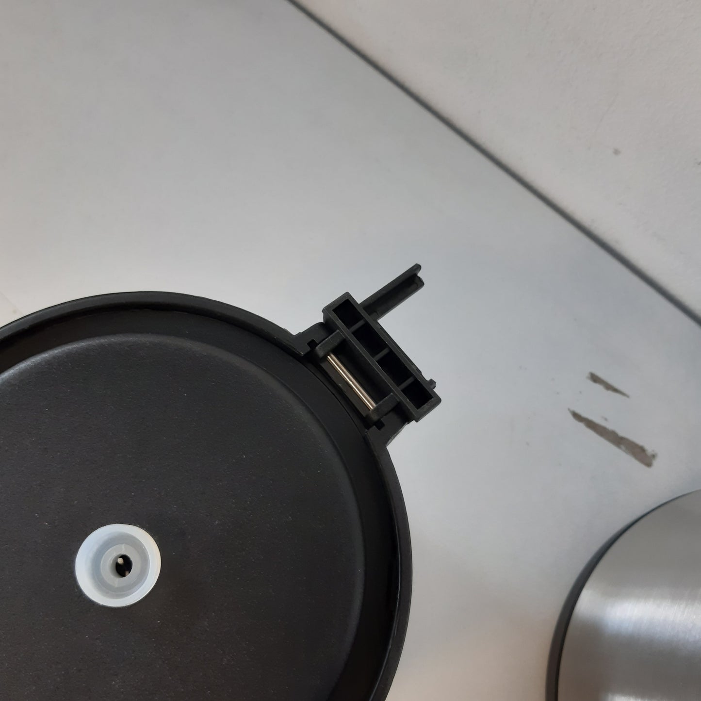 227051 - AXENTIA Airpot Argjendi, Enë me Pompë Çelik Inox, Izoluar me Mure të Dyfishta, Vëllimi: 3 L, Dimensionet: 15 x 15 x 35 cm