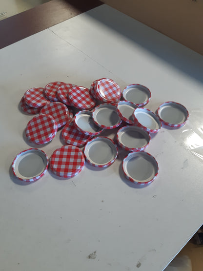 216639 - 24 COPË KAPAKË METALIKË ME VIDË ME KUADRATE TË KUQE, ME DIAMETËR 63 MM, ME KAPAKË QË HAPEN ME RROTULLIM - KAPAKË ZËVENDËSUES PËR KAVANOZA ME VIDË, KAVANOZA KONSERVIMI DHE KAVANOZA RËCELI ME FUNKSION VAKUMI PËR RUJTJE DHE RUJTJE USHQIMI