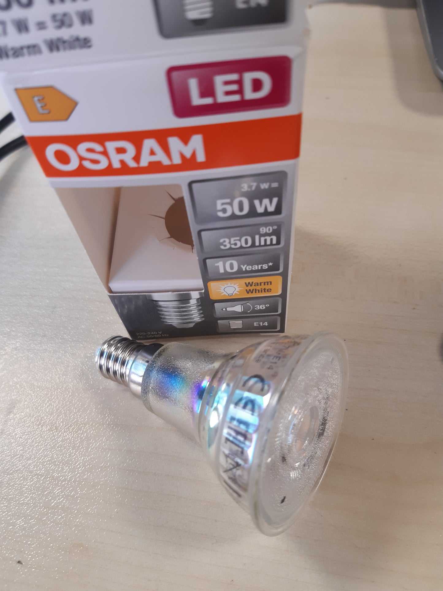 202540 - OSRAM Llampa LED STAR PAR16, 3.7W, Qelqi i Papërputhshëm, 350 lm, 2700 K, Klasa e Efikasitetit të Energjisë: E, CRI: 80
