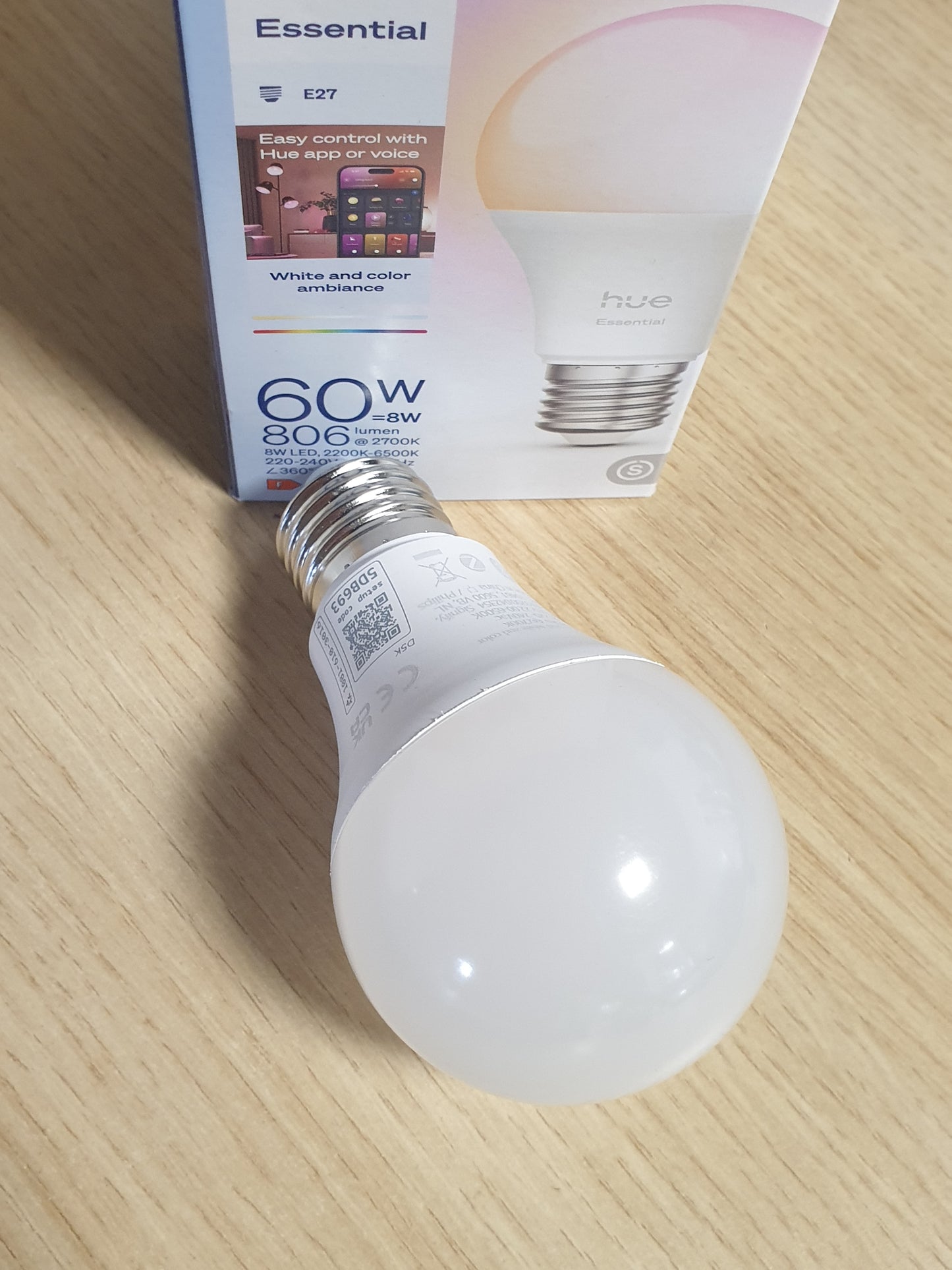 222395 - Philips Hue Essential Smart LED A60, Prizë E27, 8 W, 2200 K–6500 K, 806 lm, e Zbehtë, Pako me 1