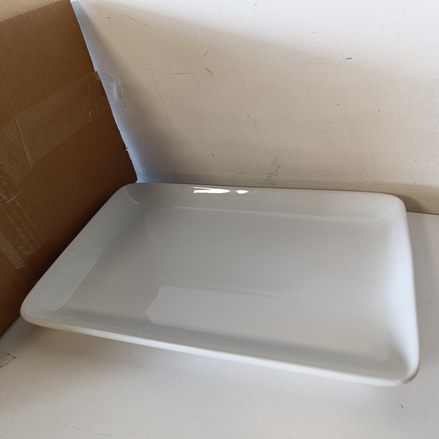 196996 - MIKASA Pjatë Servirjeje me Shkumës prej Porcelani, e Formës Drejtkëndëshe, 33x22x2.5cm, e Paketuar