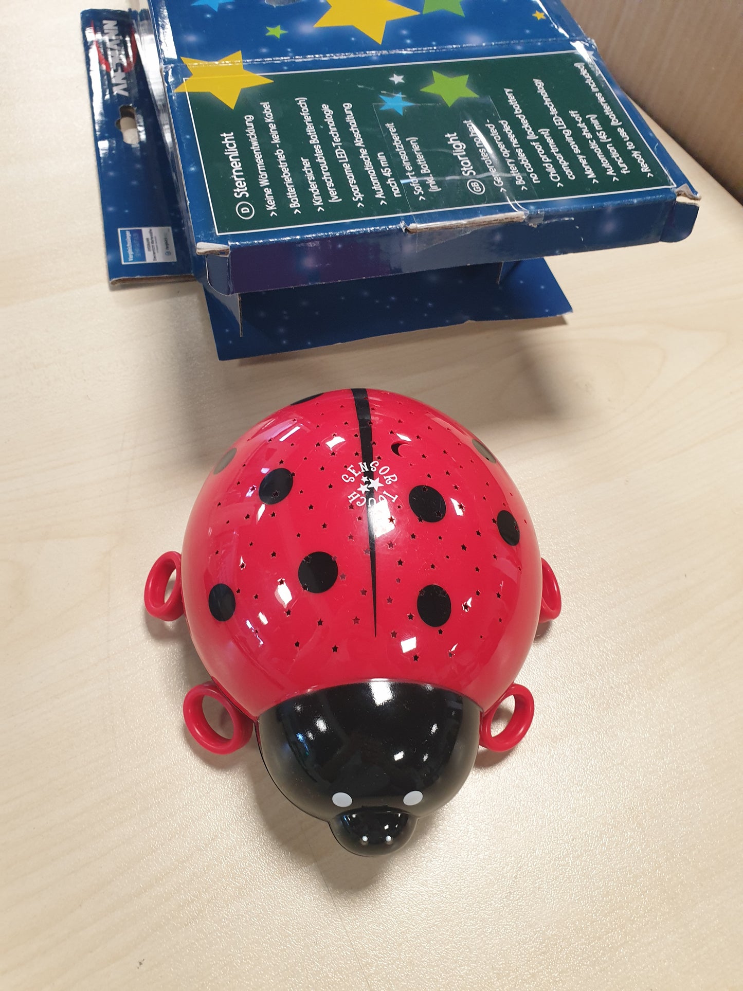 256911 - ANSMANN Dritë nate Starry Light Ladybug LED Projektor për foshnje/fëmijë/të rritur, Materiale të testuara, e kuqe