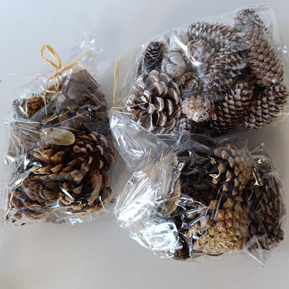 198972 - COM-FOUR® Set 3X Dekorime Krishtlindjesh në Qese me Kone dhe Degëza - Punime Artizanale me Kokrra Krishtlindjesh (3 Qese: Kone, Degë Kafe/Bardhë)