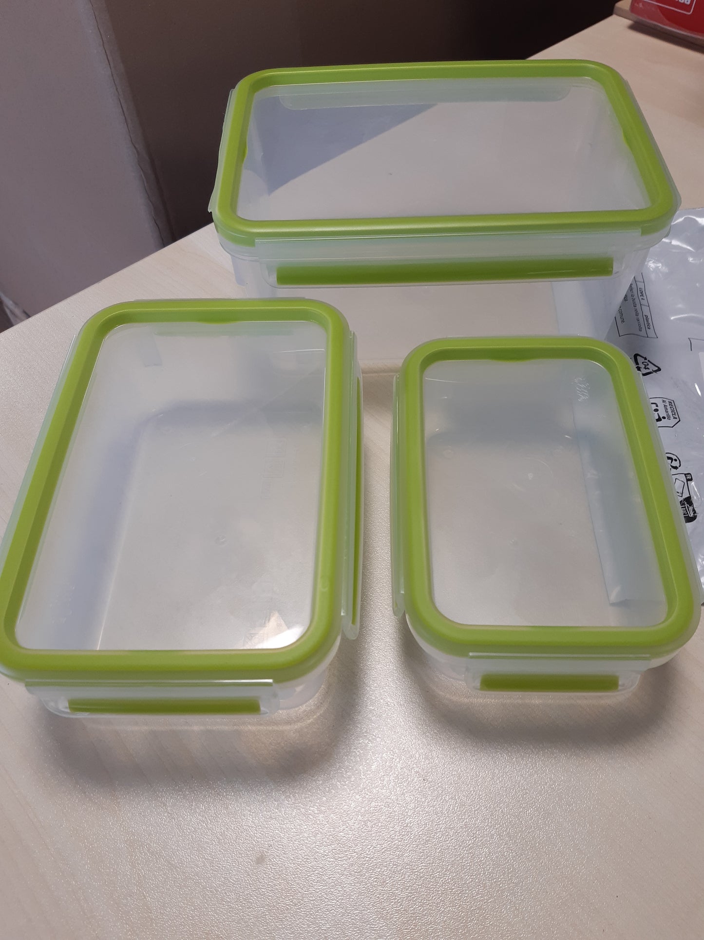 247508 - EMSA Set enësh për ruajtjen e ushqimit me kapëse dhe mbyllje, drejtkëndëshe, 0.55 L + 1.00 L + 2.20 L, 100% të papërshkueshme nga rrjedhjet, të sigurta për lavastovilje, frigorifer dhe mikrovalë, transparente