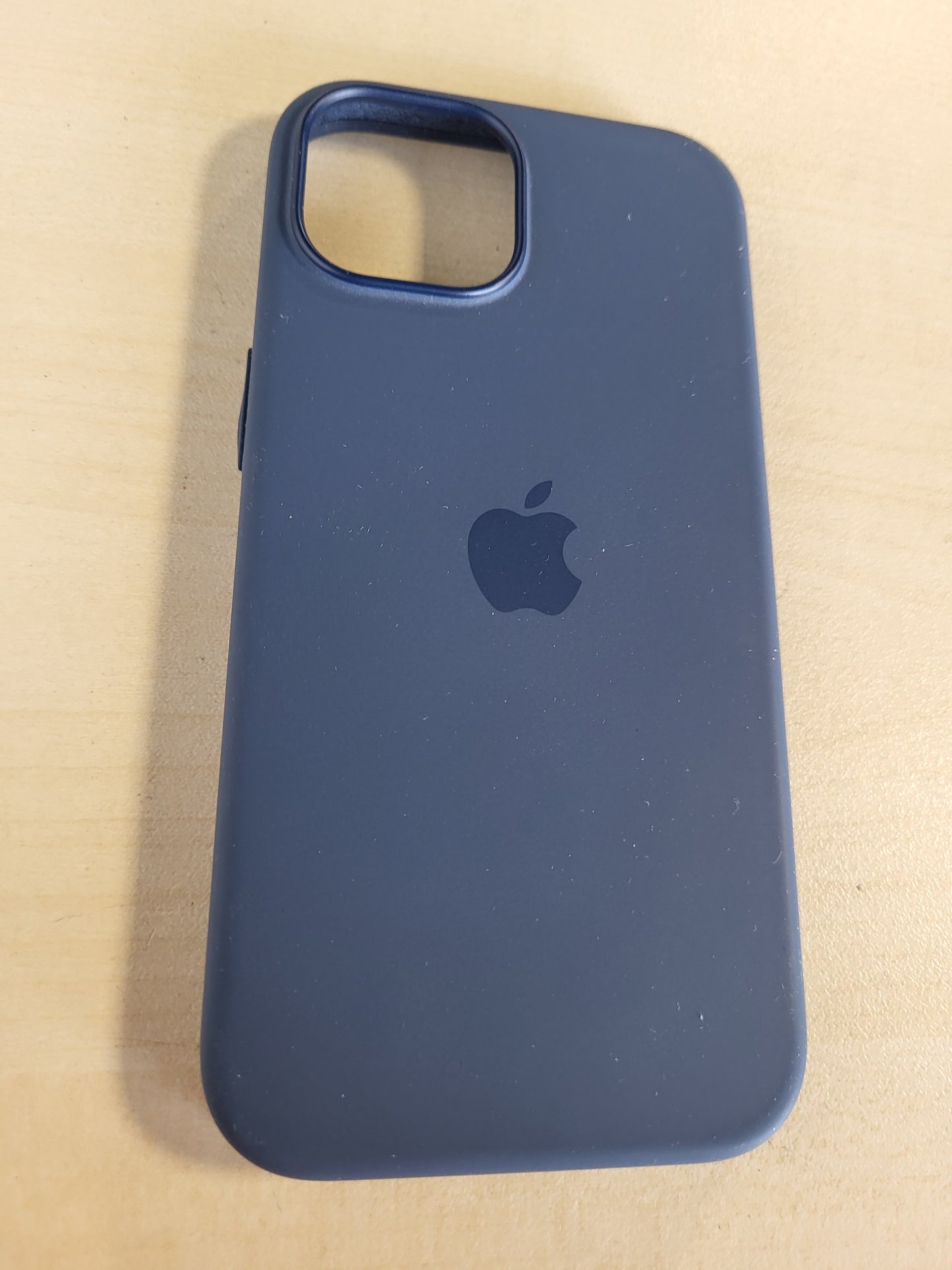 268005 - APPLE Mbështjellëse silikoni për iPhone 15 me MagSafe – Blu Storm