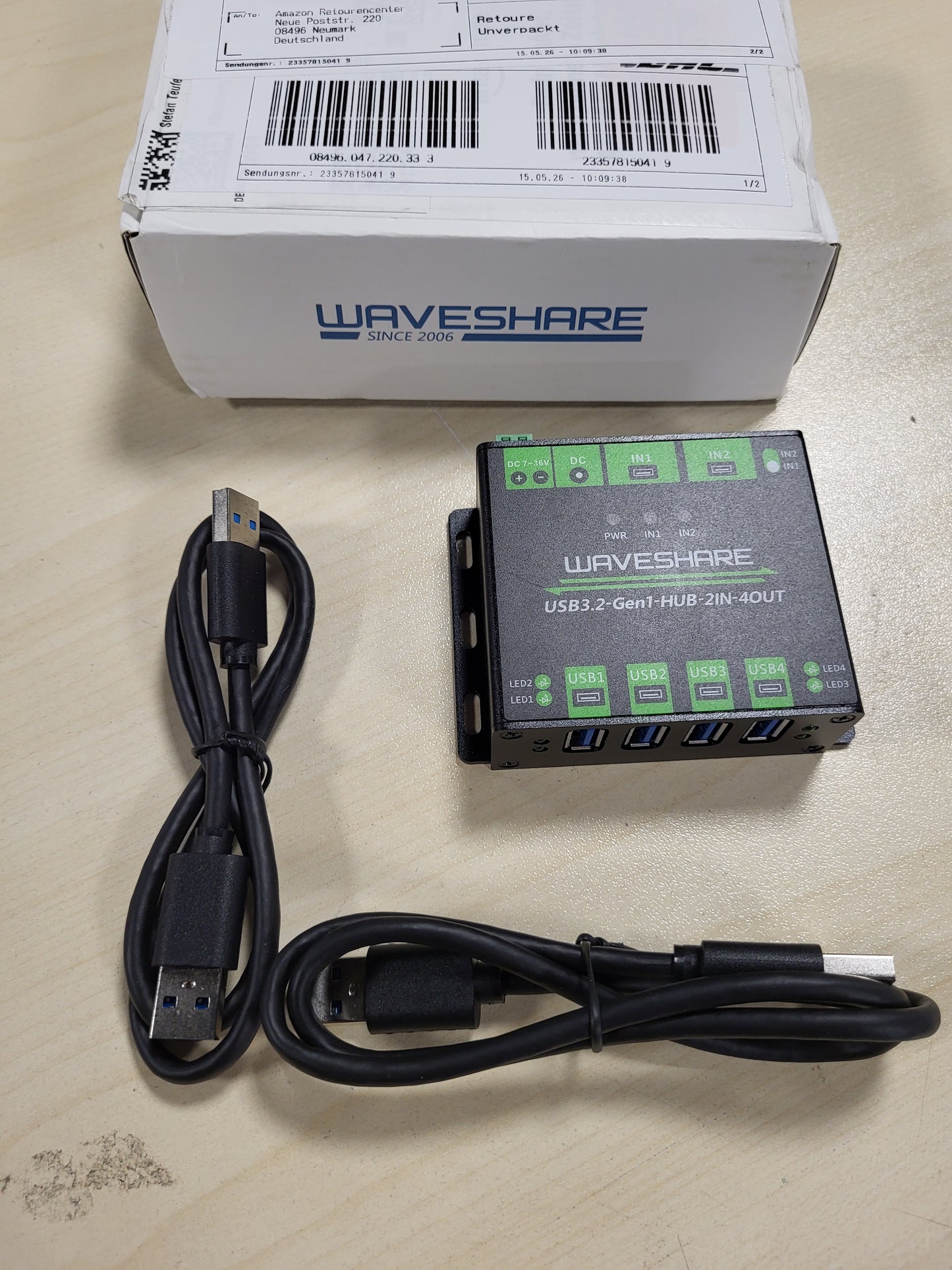 268324 - Qendër USB e Fuqizuar nga Waveshare, 4 Porta USB 3.2, Dy Porta Pritëse të Ndërrueshme, Mbrojtje të Shumfishta, Pajtueshme me Windows 11/10/8.1/8/7/XP