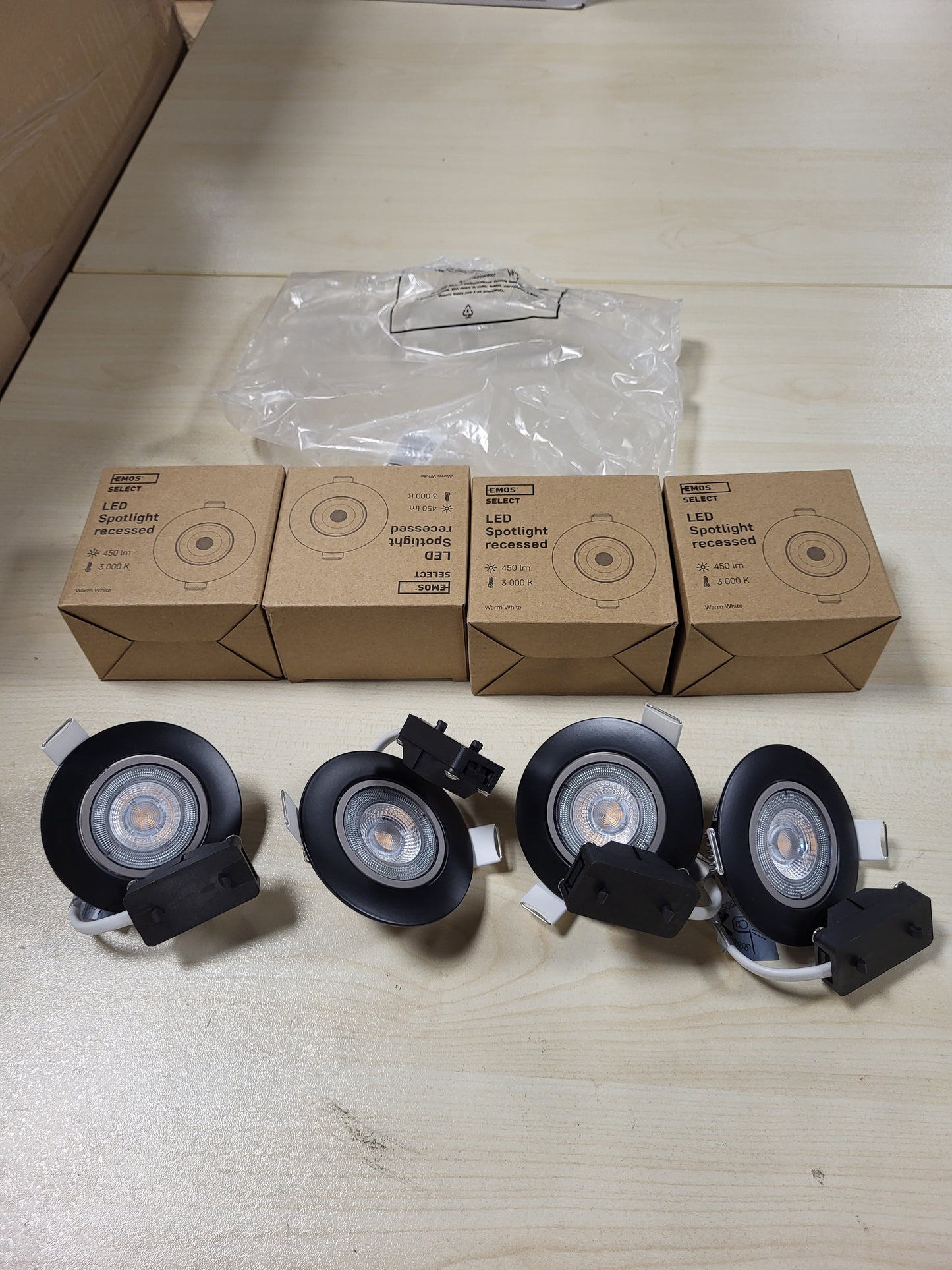 213633 - EMOS Dritë Rezonante LED e Fundestuar, 230V, 5W / 450lm, Rrotulluese 50°, e Bardhë e Ngrohtë, Set me 6 Drita
