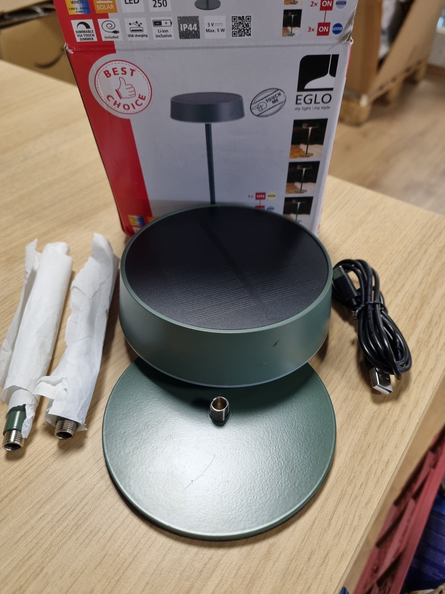 222835 - EGLO Llambë tavoline LED Simeri, e jashtme, me bateri pa tel, llambë metalike jeshile, IP54, me errësim prekjeje, ngjyra e bardhë e ngrohtë, neutrale dhe e ftohtë