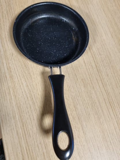 224943 - TIGAN I VOGEL TUTAMAZ, Tigan Mini Induksioni 12 cm, me Dorezë, Tigan Portativ për Omëletë, Gatim për Sobë me Gaz dhe Sobë me Induksion