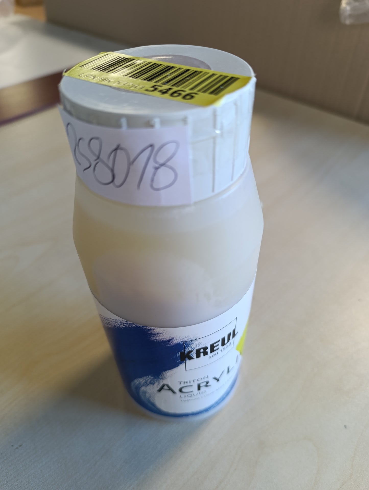 258018 - KREUL 17085 - GUR RANOR FRANKONIAN AKRILIK I LËNGSHËM TRITON 750 ML, BOJË AKRILIKE ME CILËSI TË LARTË, E GRADËS ARTISTIKE, ME NJË KONSISTENCË TË LËMUAR DHE RRJEDHËSE, QË THAHTË DERI NË NJË PËRFUNDIM MAT TË THELLË