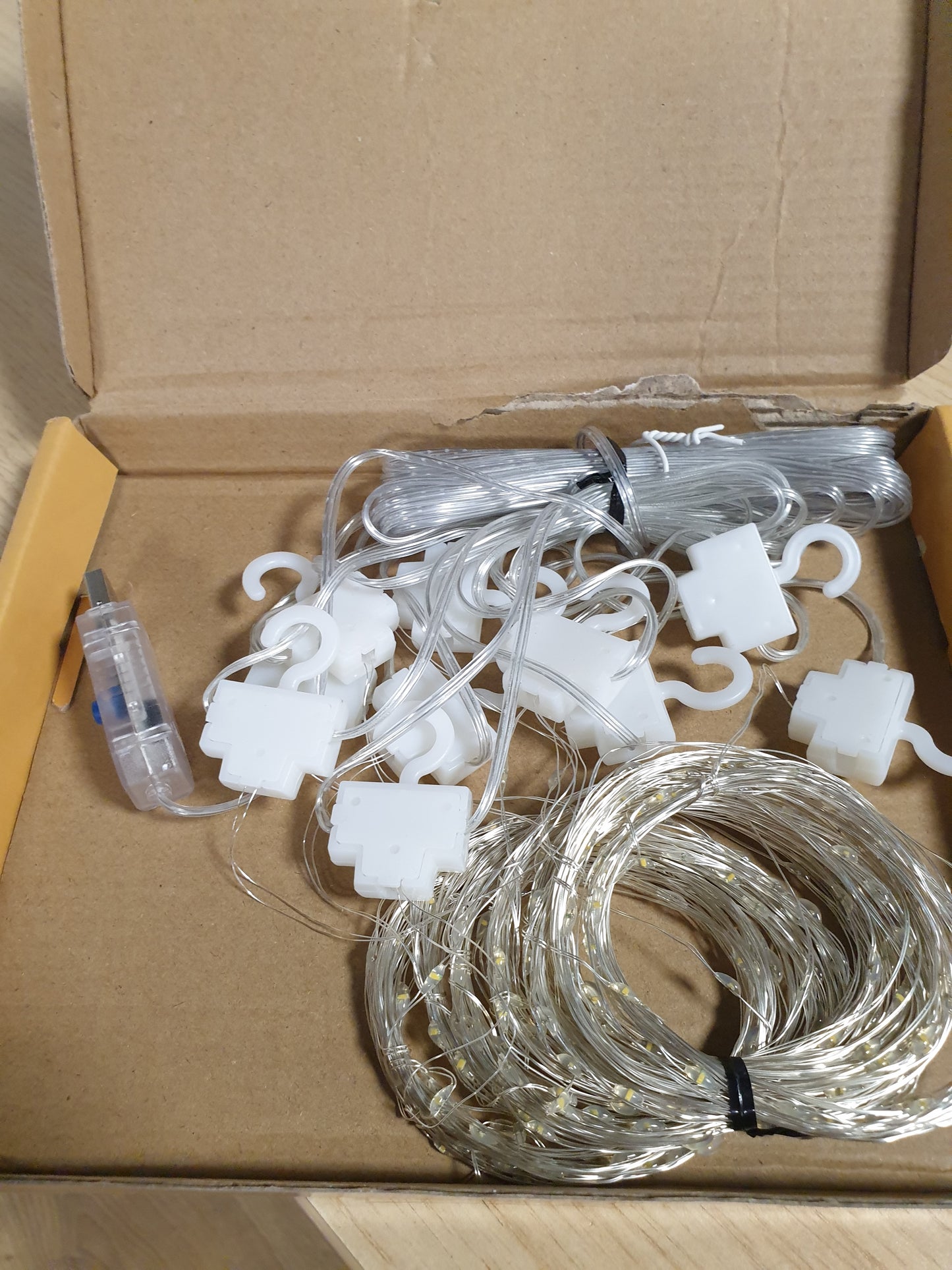 220646 - CNMTCCO Drita perde, 300 drita LED, 3x3m me 8 mënyra, me telekomandë, me energji USB, të papërshkueshme nga uji, drita zanash për Krishtlindje
