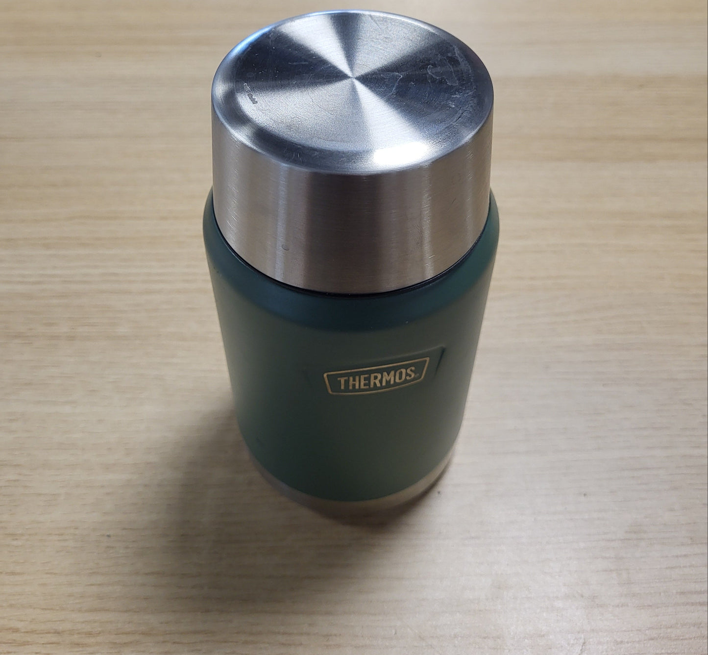 221671 - Icon Vazo Ushqimi Termos, Enë Ushqimi 710 ml, Çelik inox 18/8, Mure të dyfishta, Me lugë të palosshme, Bazë anti-rrëshqitëse, I papërshkueshëm nga uji