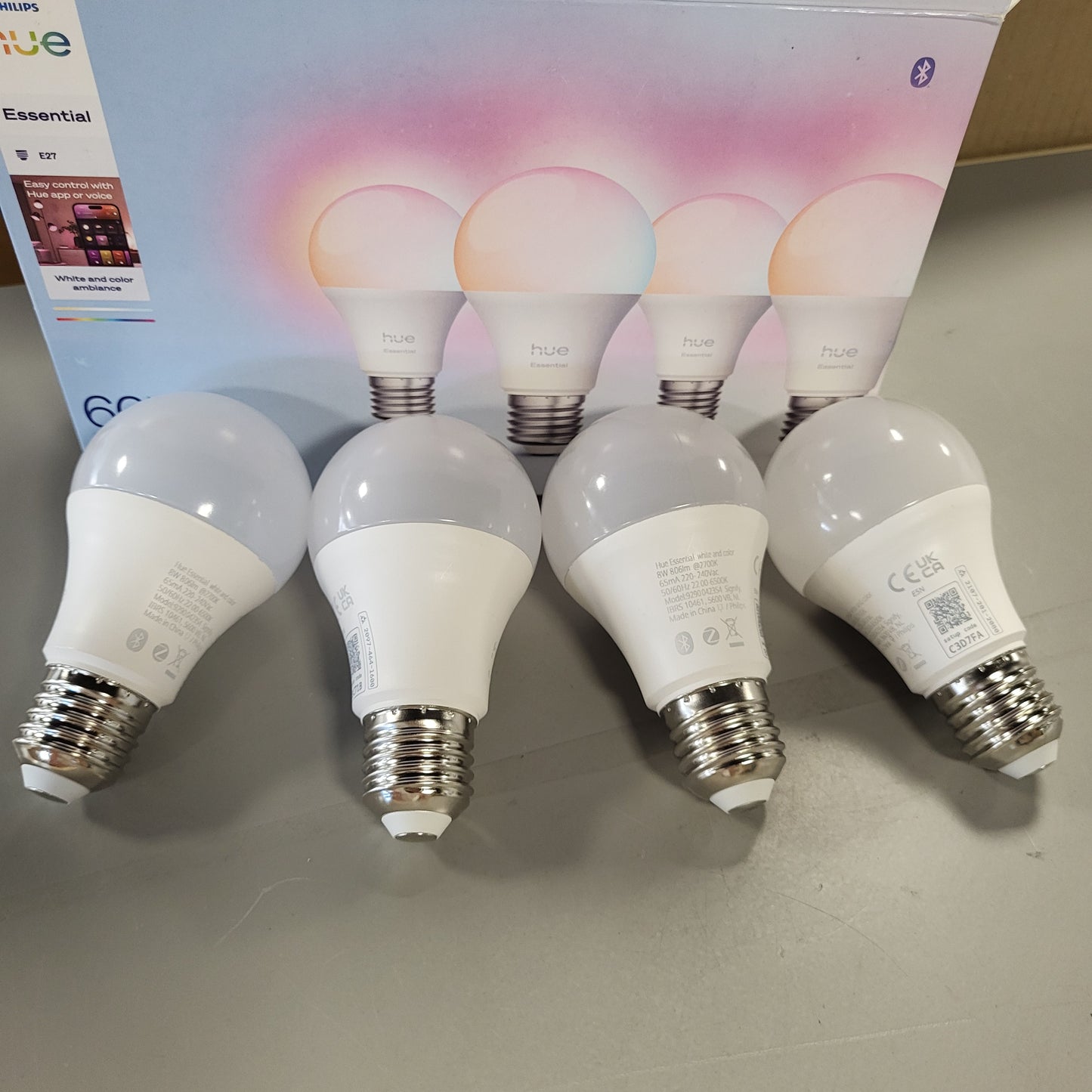 255193 - PHILIPS HUE Llampa inteligjente LED Essential A60, E27, 8W, 2200-6500 K, 806 lm, me errësim, e pajtueshme me Alexa, Google dhe Apple Home, Pako me 4
