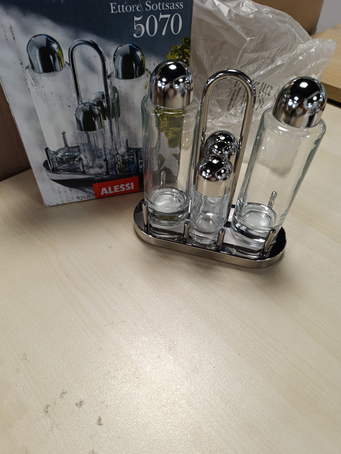 187036 - ALESSI - Set Erëzash 5070 për Vaj, Uthull, Kripë dhe Piper, Material: Çelik Inox 18/10 dhe Xham Kristali