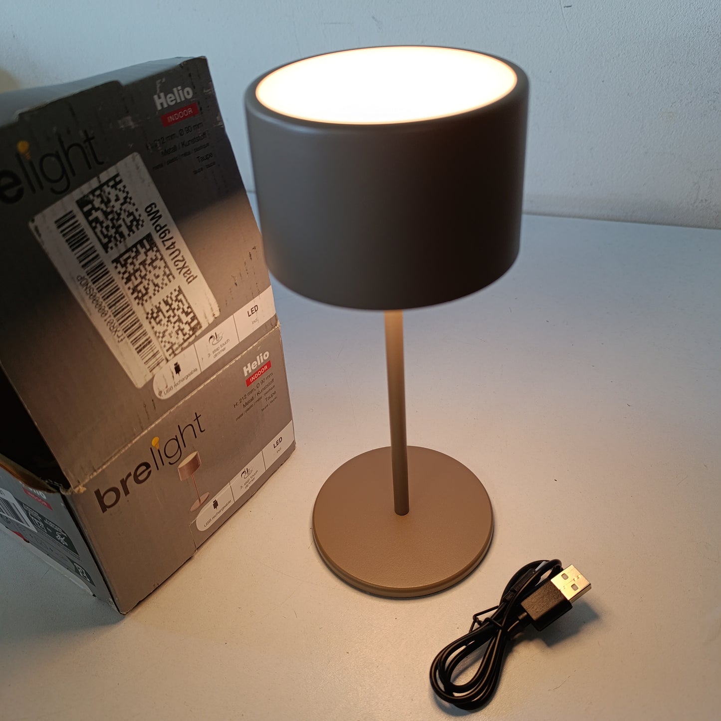 197155 - LLAMBË TAVOLINE TOP BRAND LED, e Errësueshme dhe e Rikarikueshme, në Ngjyrë Kafe të Errët, me Errësues me Prekje në Tre Faza, Dritë e Bardhë e Ngrohtë, USB, Material Plastik, Formë Elegante, Kursim Energjie