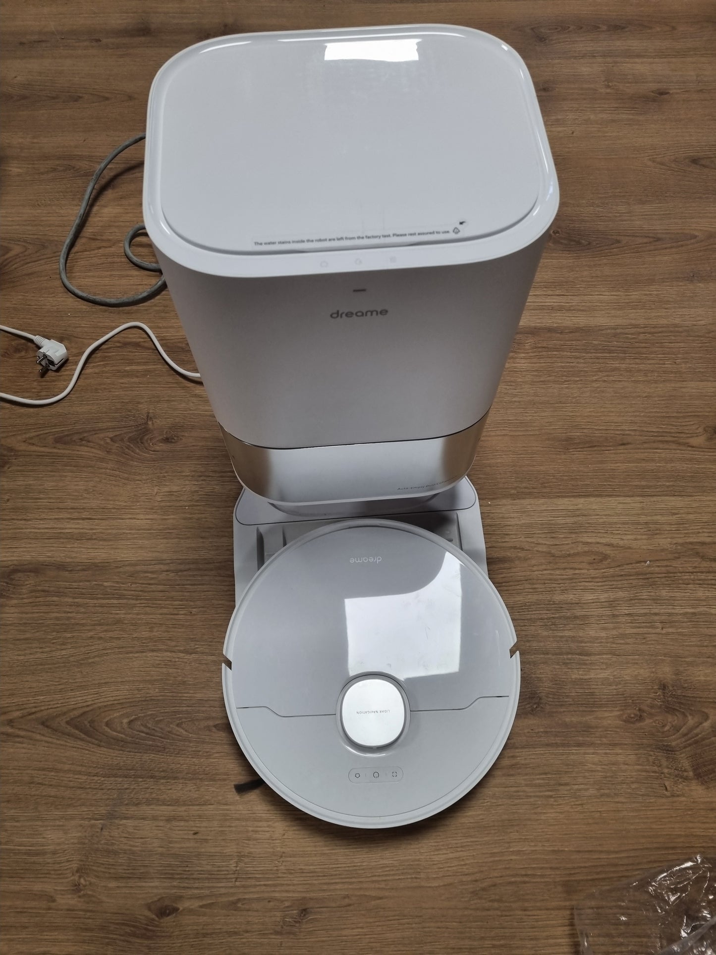 84006 - DREAME L10S Ultra - Fshesë me Korrent, Zbulim Automatik i Pengesave 3D, Zbrazje Pluhuri, Vetëpastrim i Jastëkëve të Fshesës, Qime kafshësh shtëpiake 5300Pa, Kapacitet Baterie 210m, WiFi/APP, Ngjyra e Bardhë