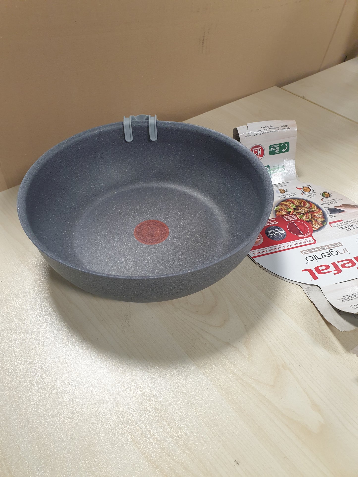221685 - TEFAL Tigan Wok Ingenio 26 cm, i pajtueshëm me induksionin, shtresë jo ngjitëse, i sigurt për lavastovilje