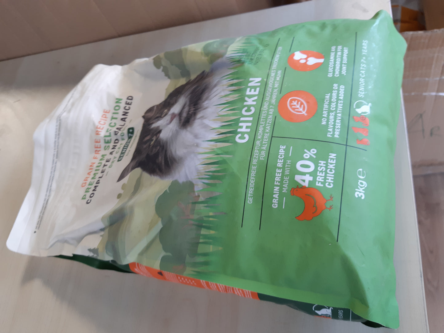 215700 - AMAZON Ushqim i thatë për mace Grainfree Recipe (Senior) me pulë të freskët - 3 kg