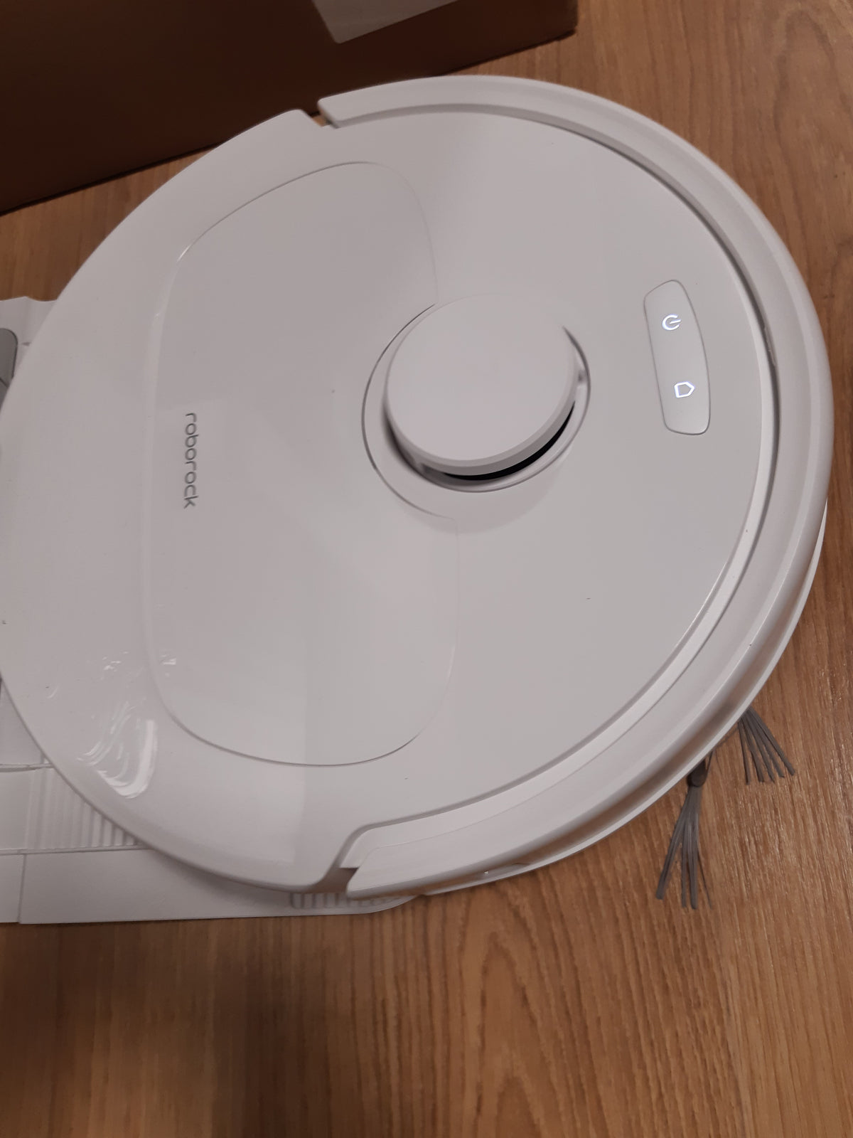 146002 - ROBOROCK Fshesë dhe Mop Robot QV 35A, Thithje HyperForce 8000Pa, Stacion Docking Multifunksional, Mop Rrotullues 200RPM me Ngritje 10mm, Anti-Tangle, Shmangie Pengesash, Hartëzim, Aplikacion