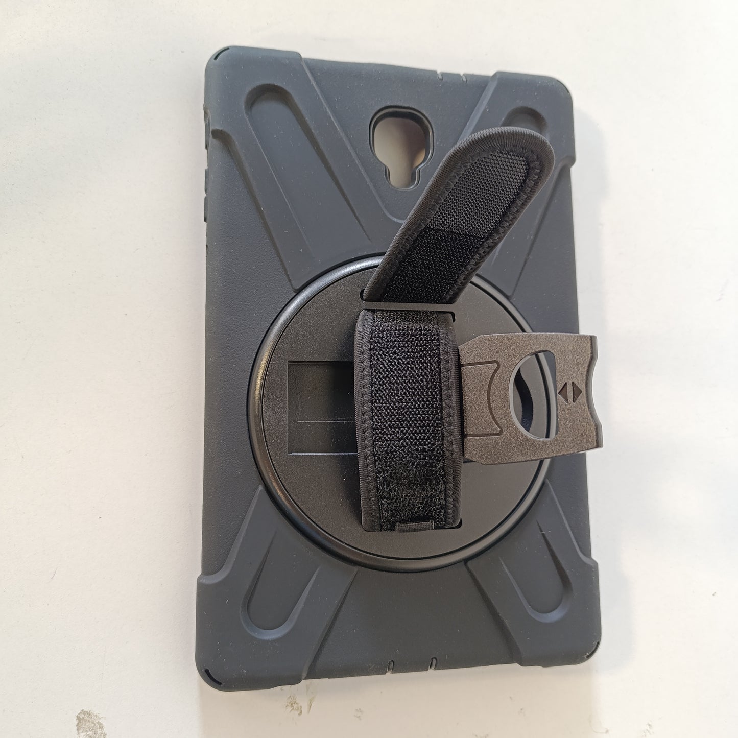268780 - GERUTEK MBËSHTJELLËSE KUNDËR RËNIES PËR TABLETIN SAMSUNG GALAXY TAB A 10.5" (SM-T590/SM-T595), MBËSHTJELLËSE E FORTË ME MBËSHTETËSE RROTULLUESE, RRIP DORE/SUPI, REZISTENTE NDAJ GODITJEVE, E ZEZË