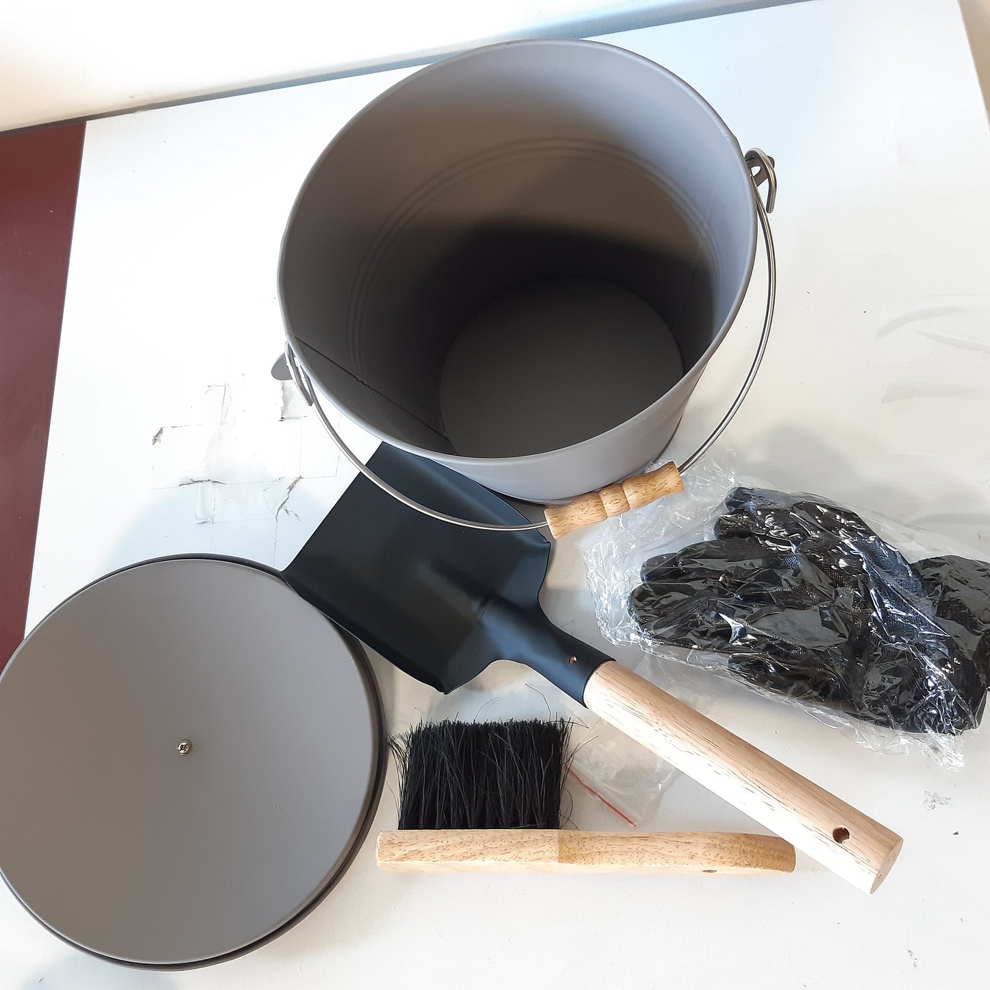 213948 - BRIAN & DANY Kovë hiri me kapak, 5L, me lopatë dhe fshesë, gri