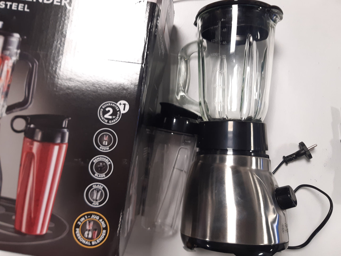 162173 - RUSSELL HOBBS Blender i Elektrik, 600W, 2 Shpejtësi, me Shishe Uji dhe Funksion Pulsi, Tas Qelqi 1.5L, i Sigurt për Lavastovilje, Copëtues me 4 Tehe Çeliku Inox, Modeli 23821-56