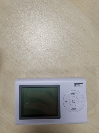 250794 - EMOS Termostat dixhital dhome, termostat muri i programueshëm për sisteme ngrohjeje dhe ftohjeje, 12 x 2.6 x 7.8 cm, mbrojtje nga ngrica