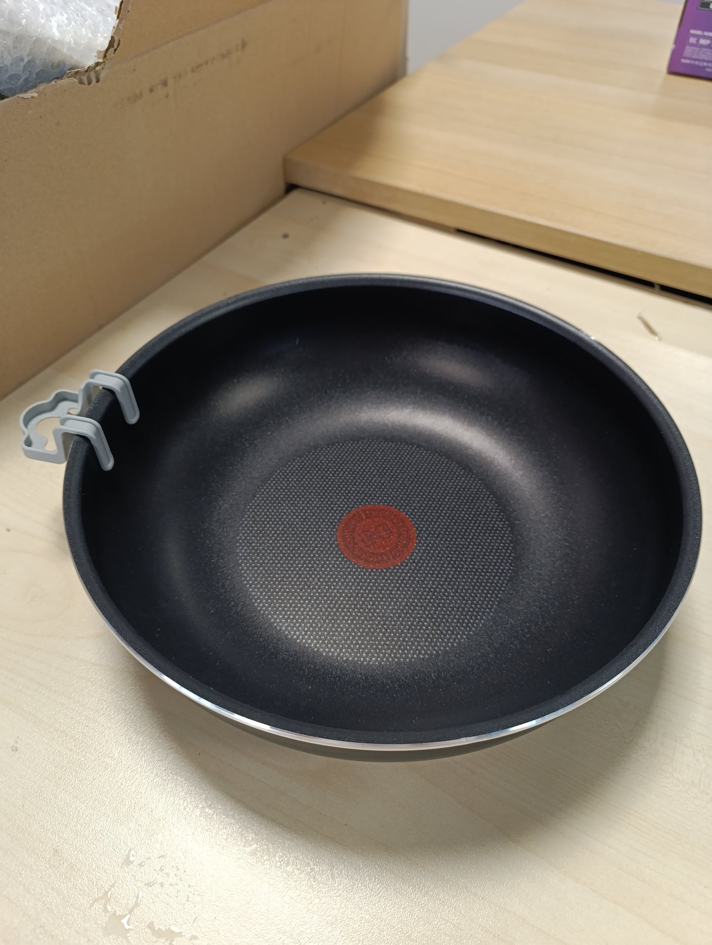 187536 - LAGOSTINA Ingenio Essential Plus - Tigan Wok Ø 28 cm, prej Alumini Jo-ngjitës për Gaz dhe Furrë, me Tregues Termosinjacioni, Dorezë e Lëvizshme (Nuk Përfshihet)