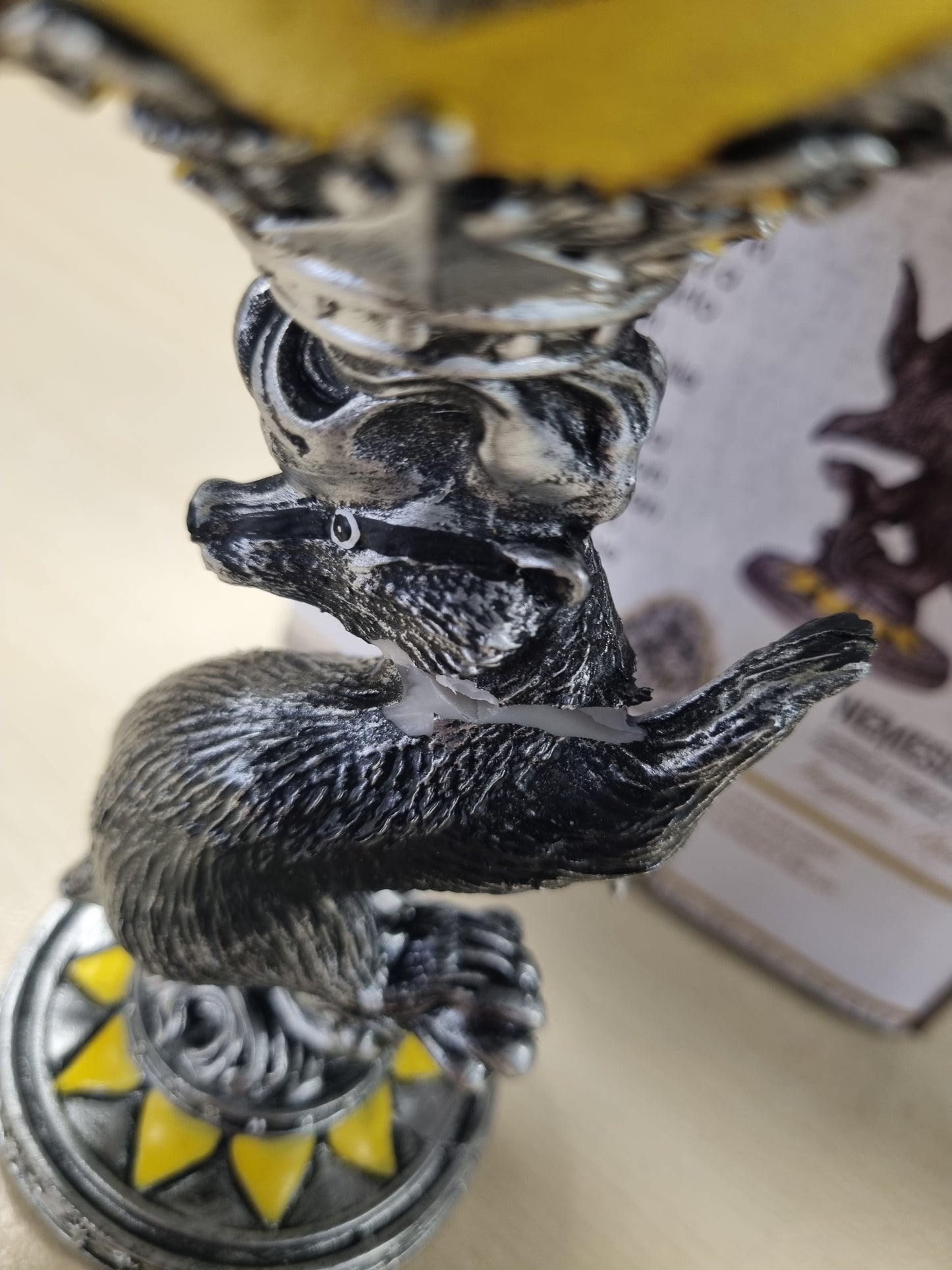 213288 - NEMESIS NOW Gotë e Koleksionueshme e Shtëpisë së Hogwarts, Hufflepuff, Resina, 1.25 pikometra