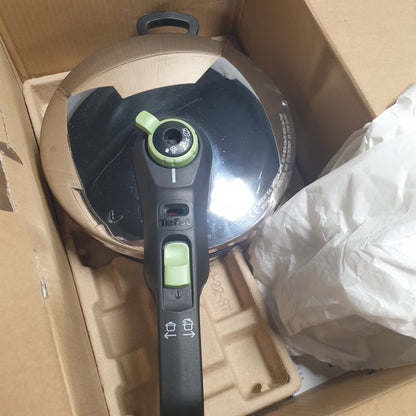 260238 - TEFAL Tenxhere me Presion Secure Trendy, e Përputhshme me Induksion, 4L, Rregullator Gatimi me 2 Faza: Intensiv 117°C, I Butë 112°C, Bazë Kapsule Induksioni, Çelik Inoks/E Zezë/Jeshile, P2580400