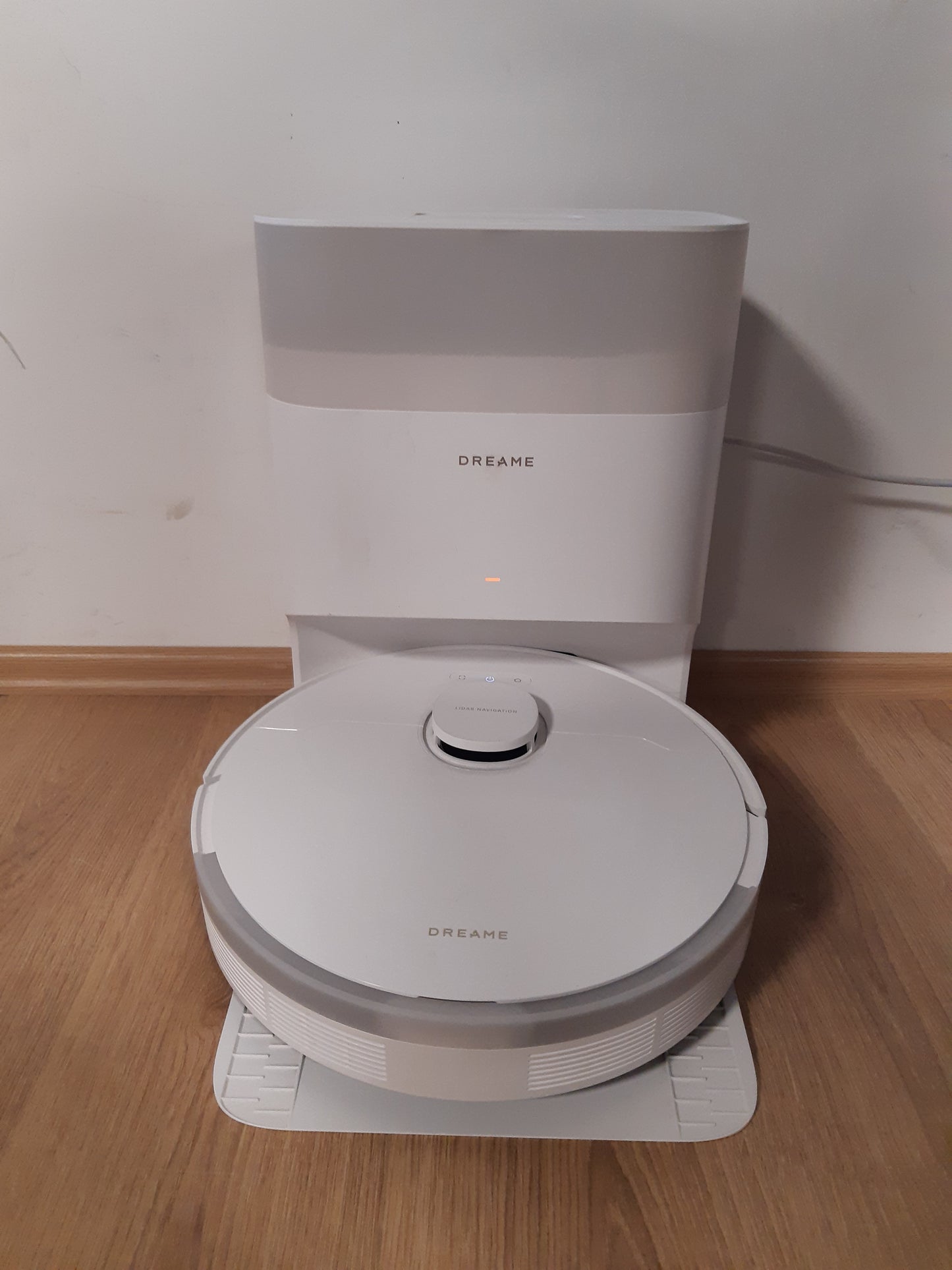 144019 - DREAME L10s Plus - Fshesë Robotike me Korrent dhe Pastrues Dyshemeje, Kapacitet Pluhuri për 90 Ditë, Thithje 7000 Pa, Sistemi i Pastrimit DuoScrub™, Ngritje Automatike e Mopit dhe Zbrazje Automatike