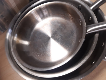 195100 - KAMBERG - Set 3 Tiganësh nga Çeliku Inox 18/10 Triply, Pa PFAS, Madhësi Ø20-24-28 cm, i Përshtatshëm për Sobat dhe Furrën, Modeli 0008282, Ngjyra Gri