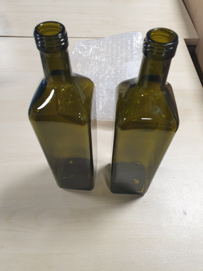 256539 - DEVITRE Devitre 2 shishe vaji 1000 ml, qelqi me grykë plastike të integruar dhe etiketa