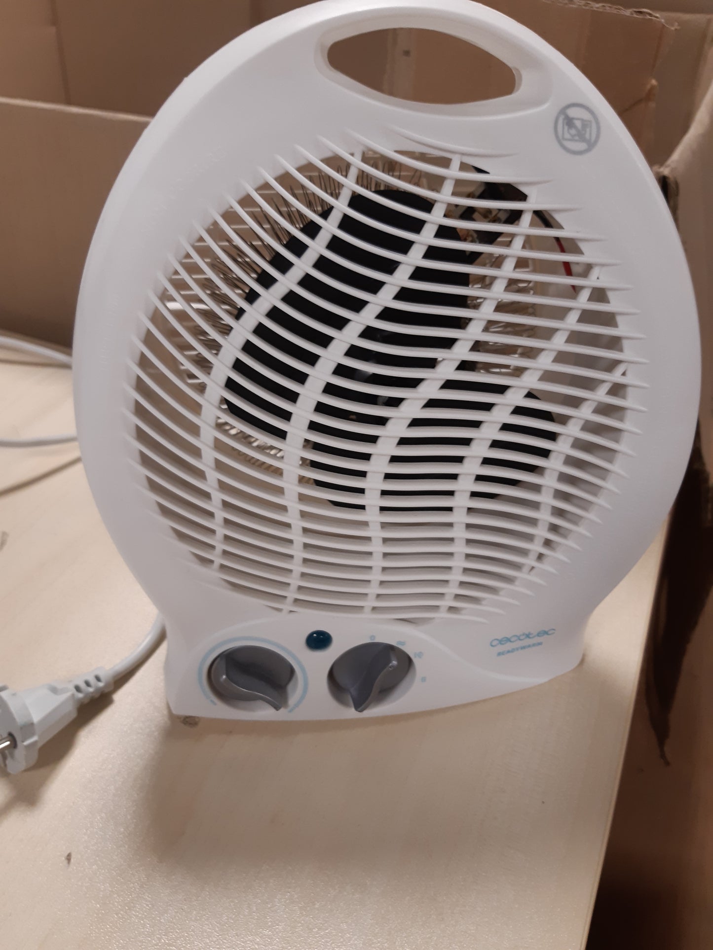 261591 - CECOTEC Ngrohës me ventilator 2000W, termostat i rregullueshëm, 3 mënyra funksionimi, për dhoma deri në 15 m².