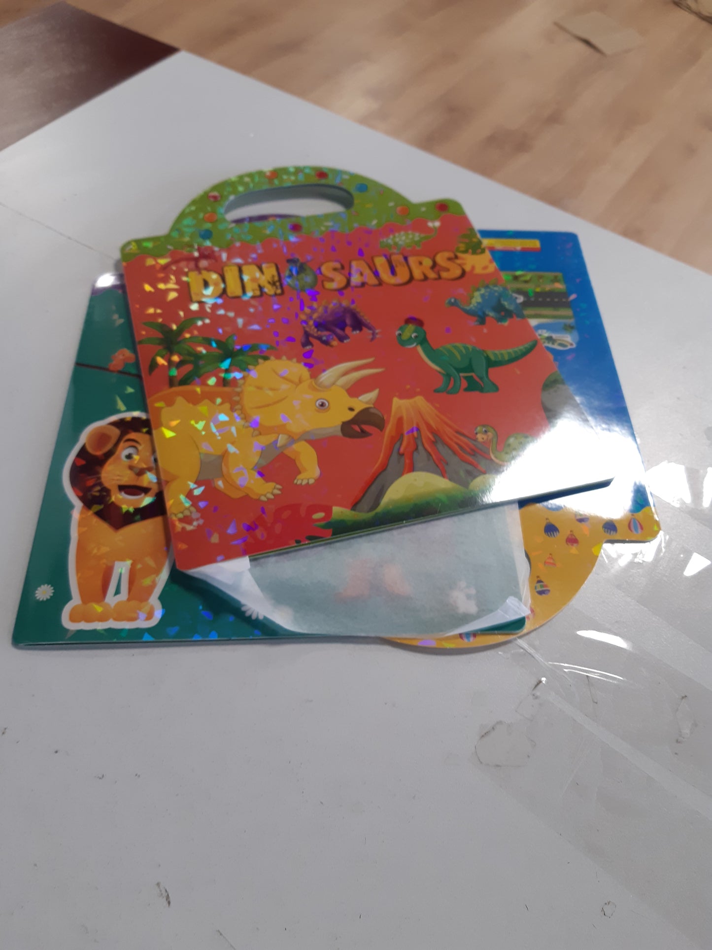 197439 - GUYUCOM Seti prej 4 Librash me Ngjitëse të Ripërdorshme, Lodrat Edukative për fëmijë 2,3,4 Vjeçar Djem dhe Vajza, Automjete Hapësinore Transparete 3D, Dhurata për Ditëlindje