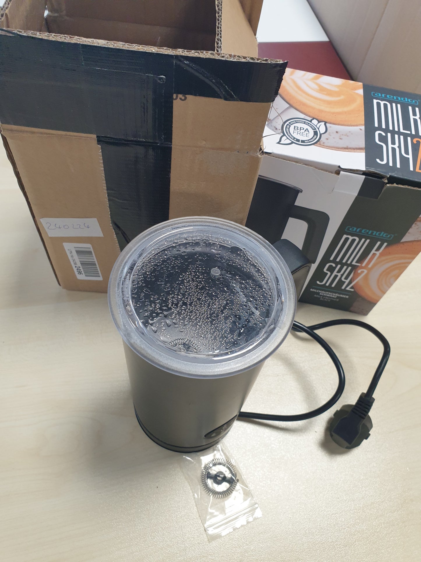 240224 - ARENDO Shkumëzues Elektrik Qumështi 4 në 1, 150-300 ml, Strehë me dy mure, 4 programe, Shtresë jo-ngjitëse