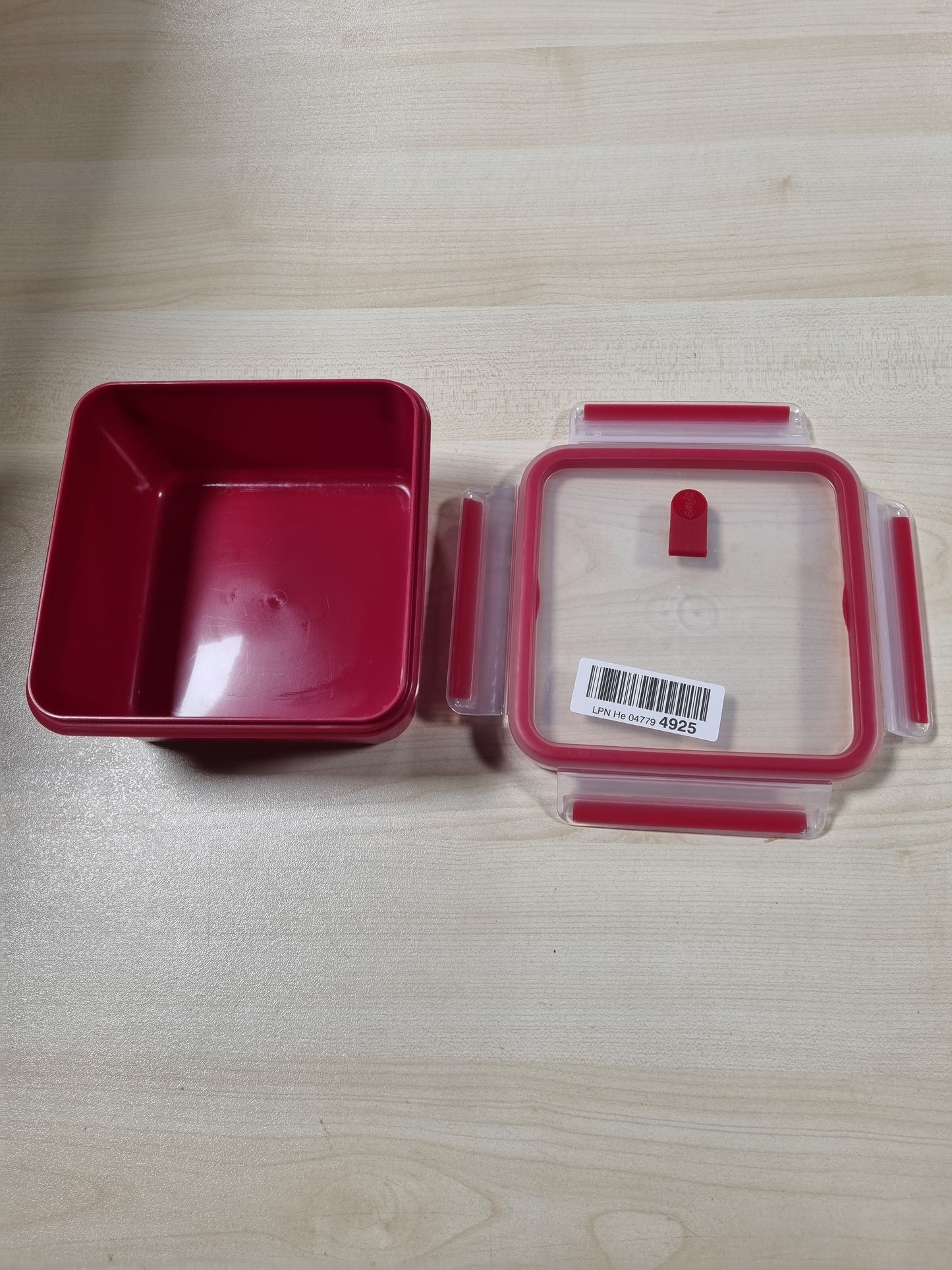 242165 - EMSA KAPËSE ENËSH PËR MIKROVALË N10604 | Valvul mikrovale | 1.3 L | Katror | Kuti dreke | Shenja matjeje të integruara | Prodhuar në Gjermani | E kuqe/Transparente