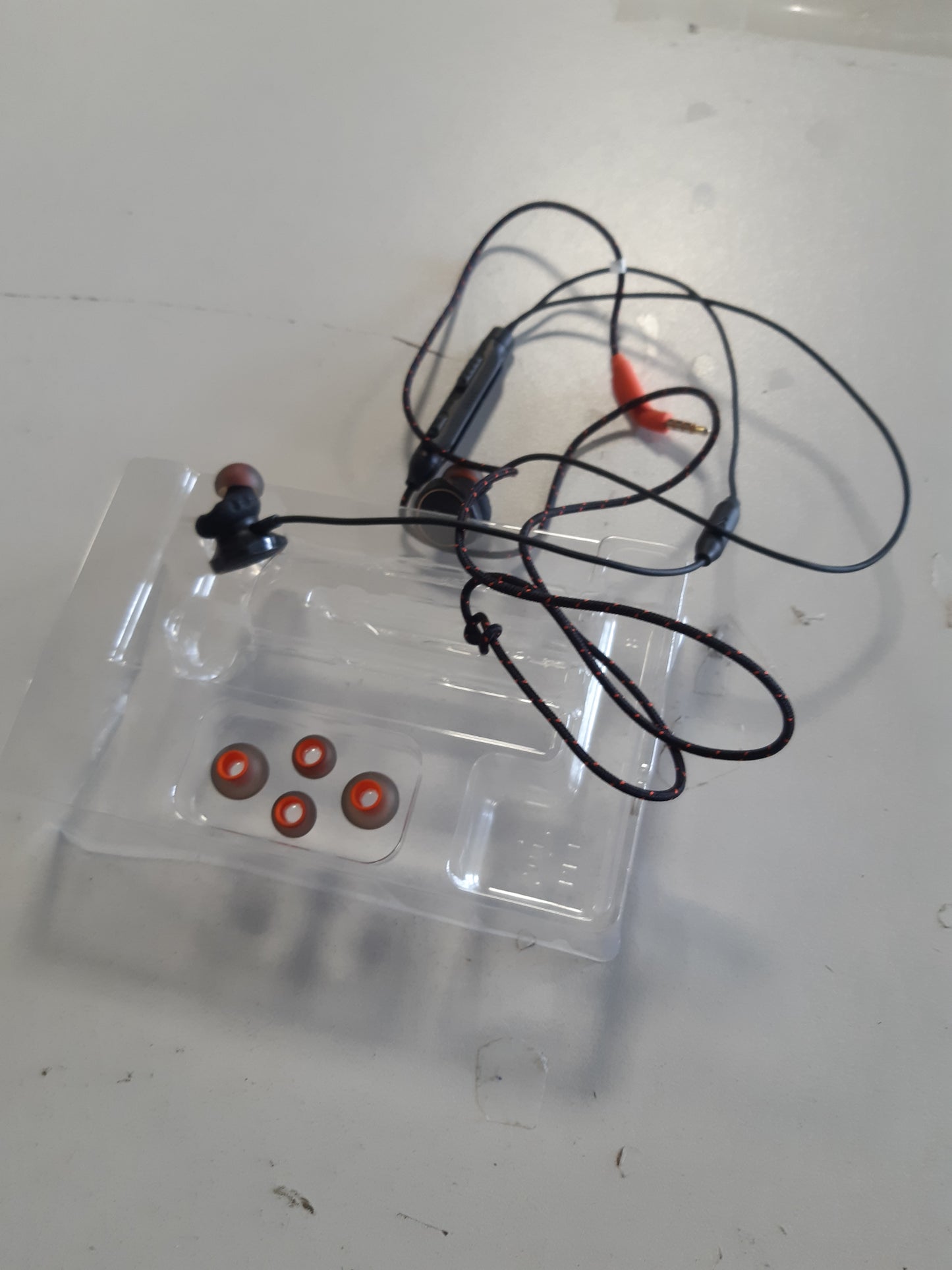 268356 - JBL Kufje për Lojëra Quantum 50 me Tel, Mikrofon, Kompatibilitet me PC dhe Konzola, Ngjyrë e Zezë