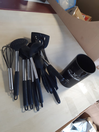 224207 - UMITE Set enësh kuzhine, 15 copë, silikon, rezistent ndaj nxehtësisë, pa BPA, dorezë çeliku inox