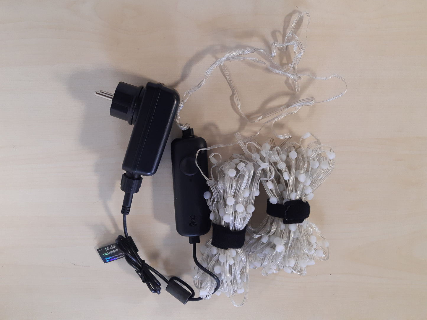 153054 - TWINKLY DOTS Shirit LED 20m Shumëngjyrësh për Ambiente të Brendshme dhe të Jashtme, Flexibël, i Pajtueshëm me Alexa dhe Google Home, IP44, Mbi 16M Ngjyra, Kontroll Aplikacioni, Tel Transparent, 400 LED