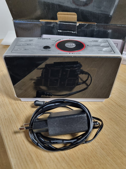268732 - iTOMA Radio me orë alarmi me altoparlantë Bluetooth, radio FM, alarm të dyfishtë me shtyrje, ekran të madh LED, kontroll të errësimit, dalje karikimi USB dhe dritë nate CKS708