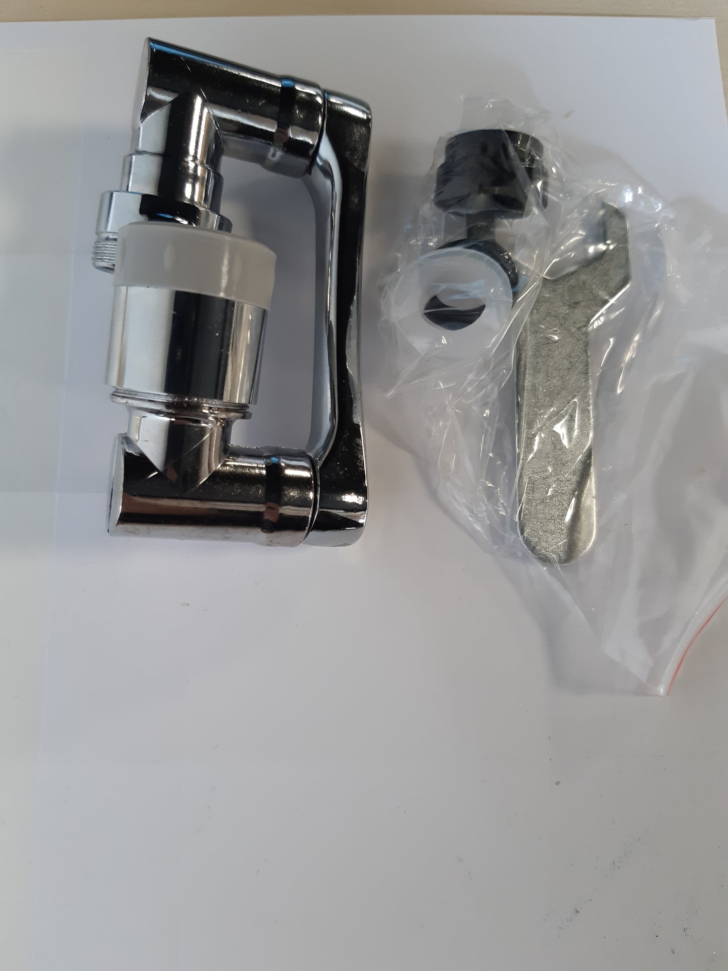 164123 - VOARGE - Zgjatues Rubineti Shumëfunksional Rrotullues 1080 Gradë, Me Adaptor për Banjo dhe Kuzhinë