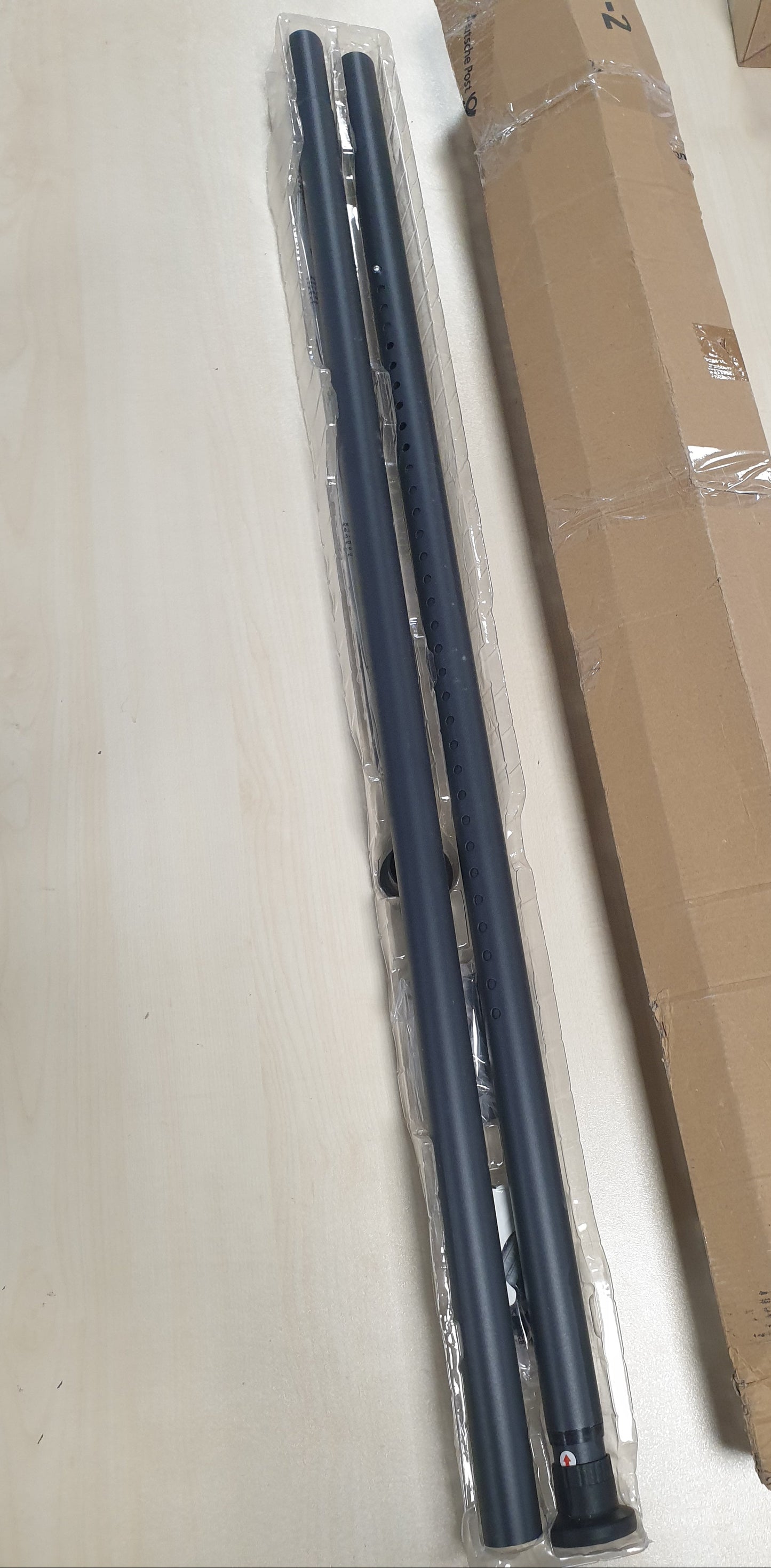 258133 - Shufër Teleskopike 210-310cm, e zezë, për perde dhe ndarëse dhomash