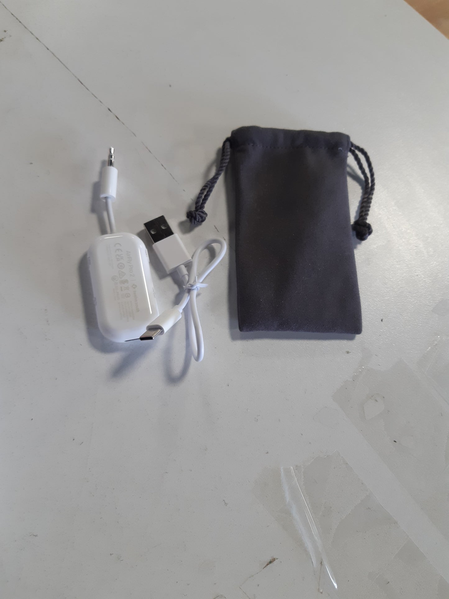 267899 - TWELVE SOUTH Transmetues/Marrës Bluetooth 5.0 AirFly Pro 2 për TV/Aeroplan, 2 Kufje Pa Tel, Përshtatës Pa Tel për AirPods, Aeroplan, Makinë, Palestër, Shtëpi