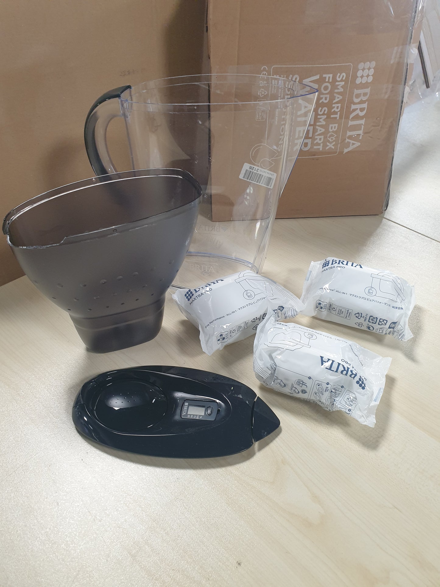 222105 - BRITA Marella Enë filtri uji grafiti (2.4L) përfshirë 3 fishekë filtri MAXTRA PRO - zvogëlon PFAS, gëlqeren, klorin, papastërtitë dhe metalet - tregues kohe