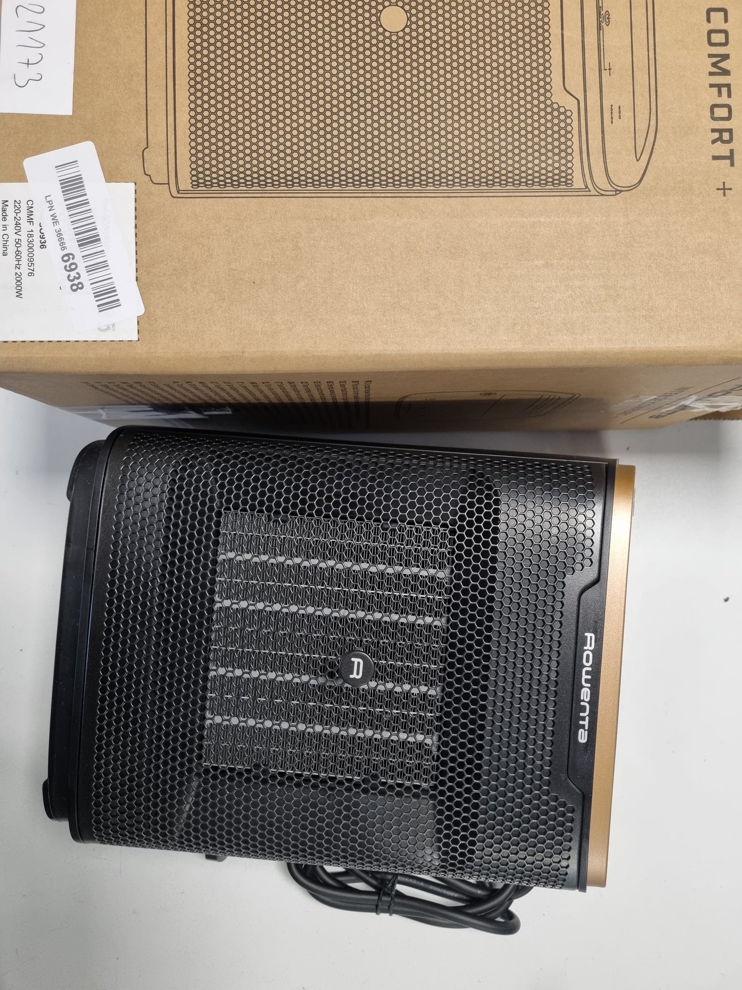 221173 - ROWENTA Ngrohës Intense Comfort +, Teknologji Qeramike, 2000 W, Ekran Dixhital, 29 dB(A), Modaliteti Eko, 4 Cilësime Fuqie dhe Modalitete Funksionimi, SO9361F0