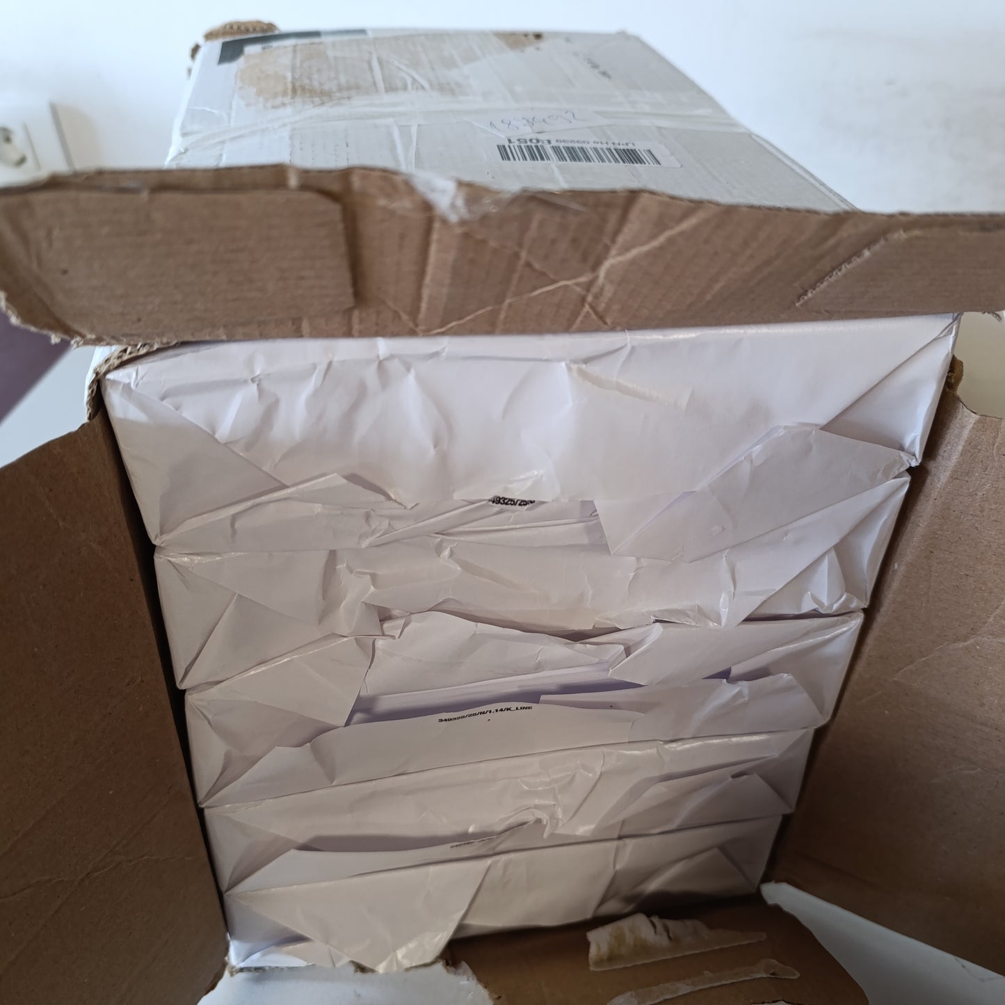 189492 - AMAZON BASICS Letër Printimi A4 Shumëpërdorimëshe, 80gsm, 500 Copë/Pako, Totali 2500 Copë, Ngjyra e Bardhë