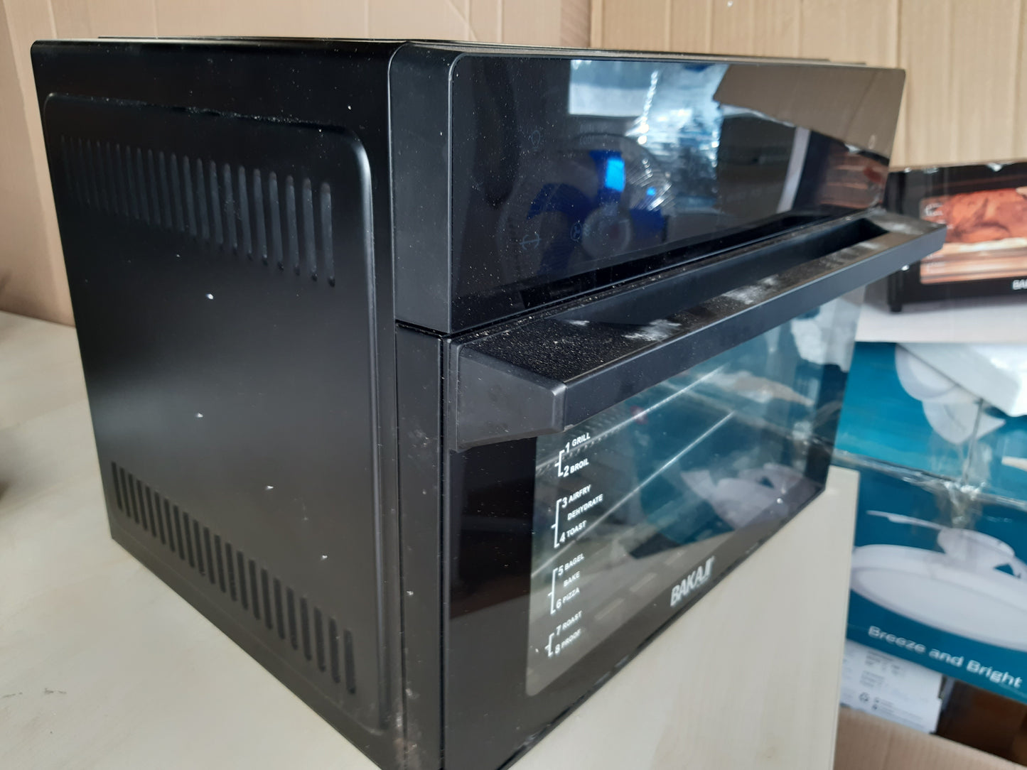 118121 - BAKAJI Furrë me Ajër të Nxehtë, Kapacitet 30Lt, Fuqi 1800W, Tharje pa Vaj, Ekran me Prekje, 18 Programe, Funksion Gatimi i Dyfishtë, Kohëmatës, Rregullim i Temperaturës, Xham i Dyfishtë