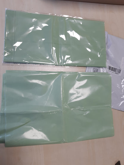 258423 - Mbulesë tavoline plastike e disponueshme 137 x 274 cm, jeshile sherebele, 2 copë, e papërshkueshme nga uji