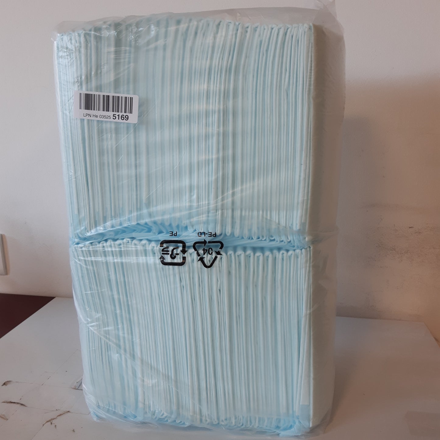 217514 - AMAZON BASICS Mbrojtëse stërvitjeje për qen dhe këlyshë, dizajn me 5 shtresa kundër rrjedhjeve me sipërfaqe që thahet shpejt, XL (60 copë), blu